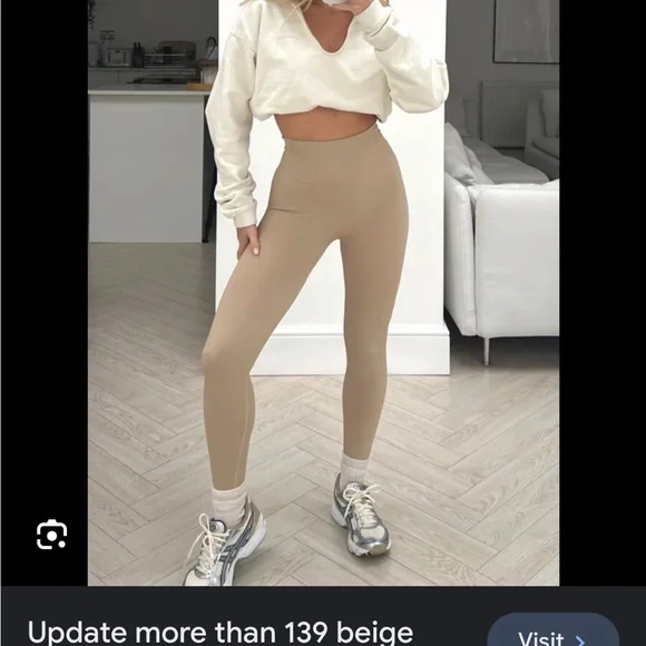 Therapy High Waisted Leggings with Slant Zipper Pockets - medium NWT - Picture 2 of 7